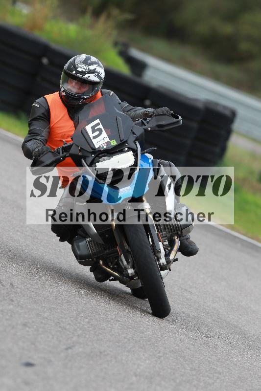 Archiv-2022/67 29.09.2022 Speer Racing ADR/5